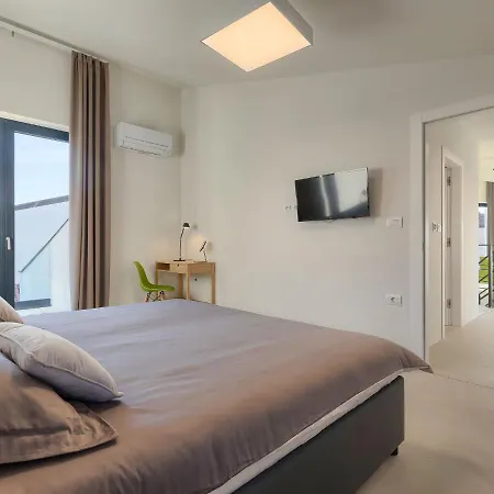 Anna By Interhome プーラ