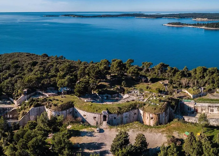 Anna By Interhome Pula