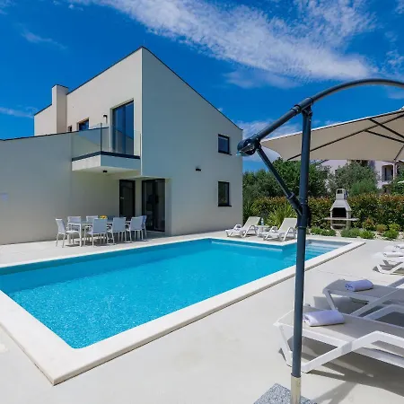 فيلة Anna By Interhome *